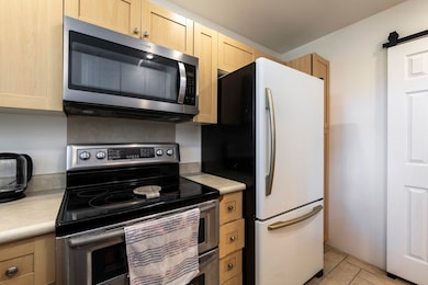 631 Meakanu Ln unit 102, Wailuku, HI 96793 - photo 7