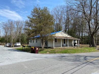Outside left: Depicting location on M Simons Road 