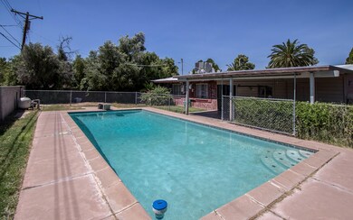 Backyard to house