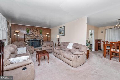 6917 Greenwood Dr, Glenn Dale, MD 20769 - photo 5