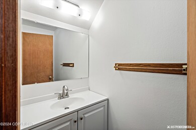 8111 Briarwood St, Anchorage, AK 99518 - photo 6