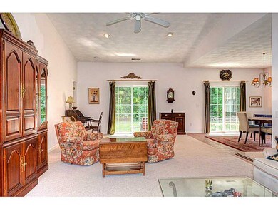 87 Orchard Meadows Dr, Smithfield, RI 02917 - photo 5