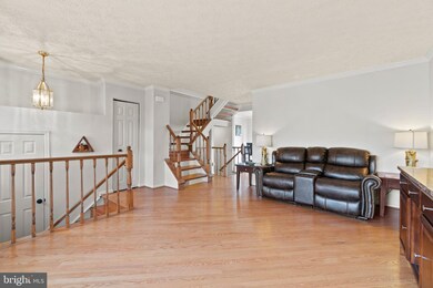 13319 Burkitts Rd, Fairfax, VA 22033 - photo 4