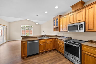 802 Ridgeway Ave, Central Point, OR 97502 - photo 5