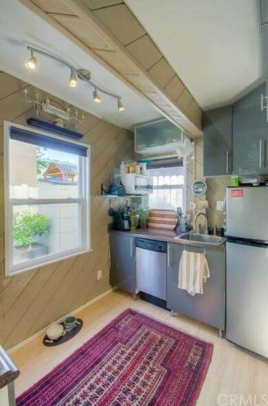 Studio kitchenette