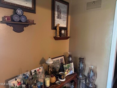 3923 Azalea Dr, Jackson, MS 39206 - photo 2