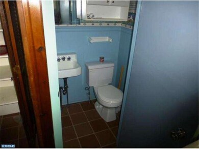 134 W Walnut St, North Wales, PA 19454 - photo 5