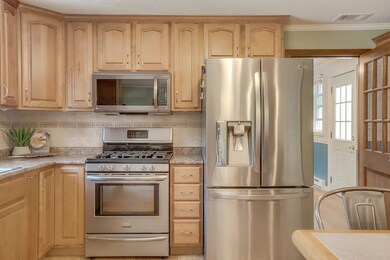 95 Woodburn Dr, Methuen, MA 01844 - photo 5