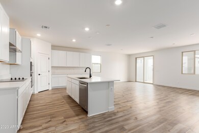 124.042_Kitchen1