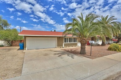 2 1/2 Car Garage