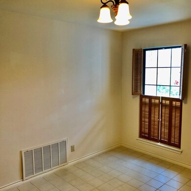 1002 Avenue C, Fredericksburg, TX 78624 - photo 6