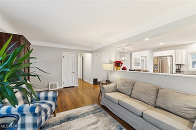 526 Glen Park Dr, Bay Village, OH 44140 - photo 4