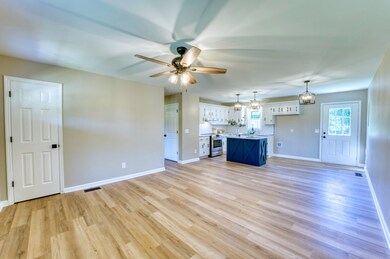 140 White Dr, Shelbyville, TN 37160 - photo 7