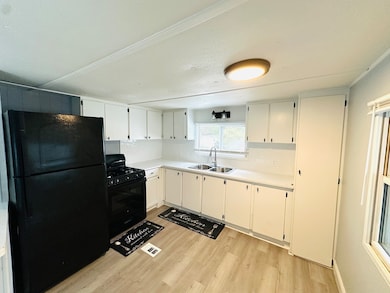 1790 Massachusetts Ave unit 25, Lunenburg, MA 01462 - photo 6