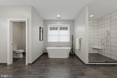 10501 Cobbs Grove Ln, Fairfax, VA 22030 - photo 7