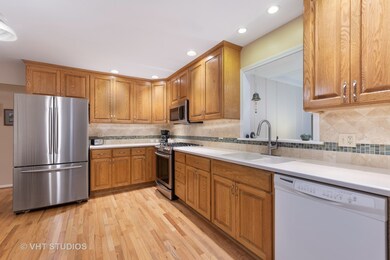 61 Starling Ln, Naperville, IL 60565 - photo 6