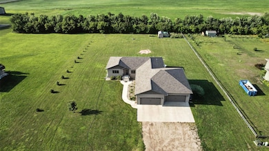 2636 Anthony Ave, Mitchell, SD 57301 - photo 3