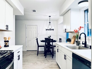 816 Chatman St, Alvin, TX 77511 - photo 6