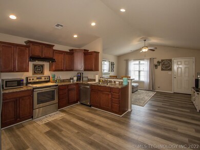 8614 S 261st East Ave, Broken Arrow, OK 74014 - photo 6