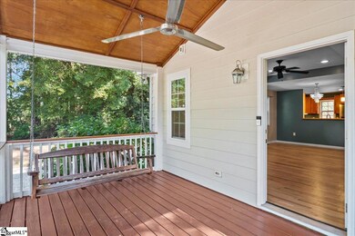 551 Rockridge Dr, Greer, SC 29651 - photo 4