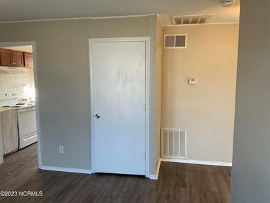 1244 Davis St, Jacksonville, NC 28540 - photo 3