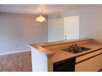 412 Hildred Dr, Burlington, VT 05401 - photo 6