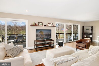 11302 Wedge Dr, Reston, VA 20190 - photo 3