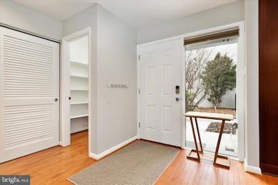 11608 Newbridge Ct, Reston, VA 20191 - photo 3