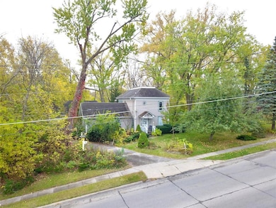 103 S 8th Ave E, Newton, IA 50208 - photo 3