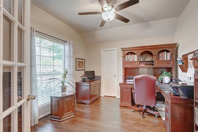 7711 Chateau Point Ln, Houston, TX 77041 - photo 6