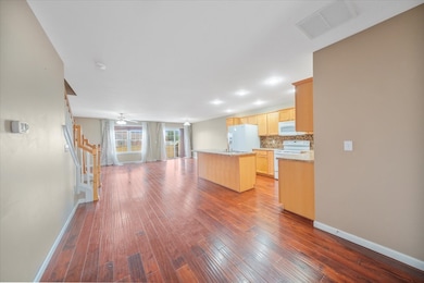 1416 Myrtle Beach Ave, Champaign, IL 61822 - photo 5