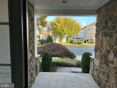 25563 Taylor Crescent Dr, Chantilly, VA 20152 - photo 4