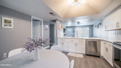 2827 E Waltann Ln Unit 3-11