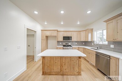 3985 Mountain Bluebird Way, Ammon, ID 83406 - photo 5