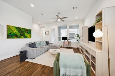 1055 Timbergrove Yards Ln, Houston, TX 77008 - photo 6