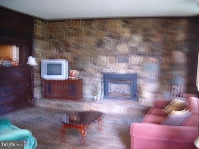 92 English Muffin Way, Berkeley Springs, WV 25411 - photo 4