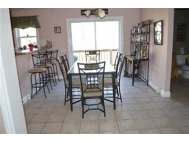 Dining to Kitchen