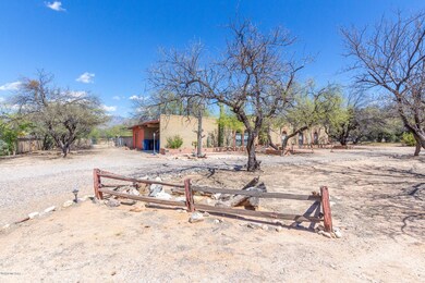 Circular Driveway & Carport