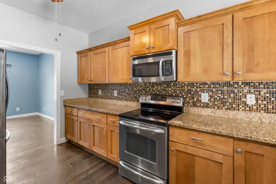 6206 Regency Dr, Columbus, IN 47203 - photo 3