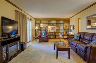 8063 Monrovia St, Lenexa, KS 66215 - photo 4