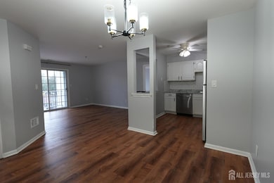 421 Waterford Dr, Edison, NJ 08817 - photo 2