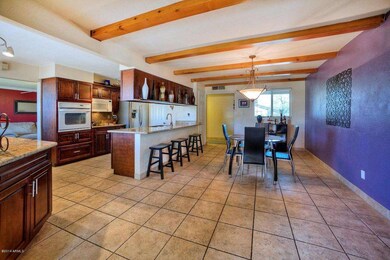 DINING / KITCHEN