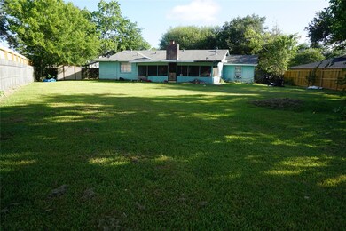 17150 Barcelona Dr, Friendswood, TX 77546 - photo 3