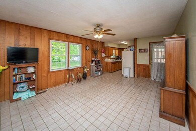 1104 E Blackstock Rd, Moore, SC 29369 - photo 7