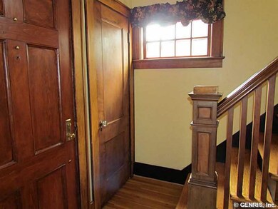 Foyer.