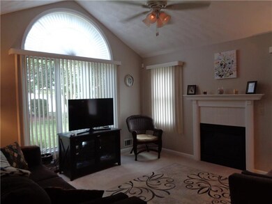 SPACIOUS LIVING ROOM
