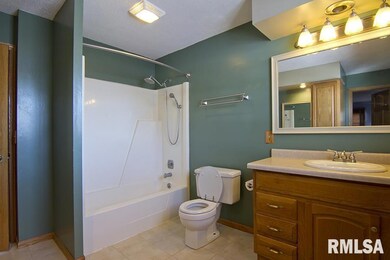 4708 Montana Ave, Davenport, IA 52806 - photo 7