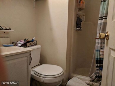 832 W Lombard St, Baltimore, MD 21201 - photo 5