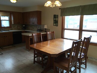 1214 S 17th St, Grand Forks, ND 58201 - photo 5