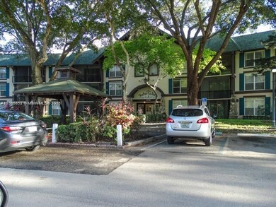 3720 Inverrary Dr unit 1C, Lauderhill, FL 33319 - photo 2